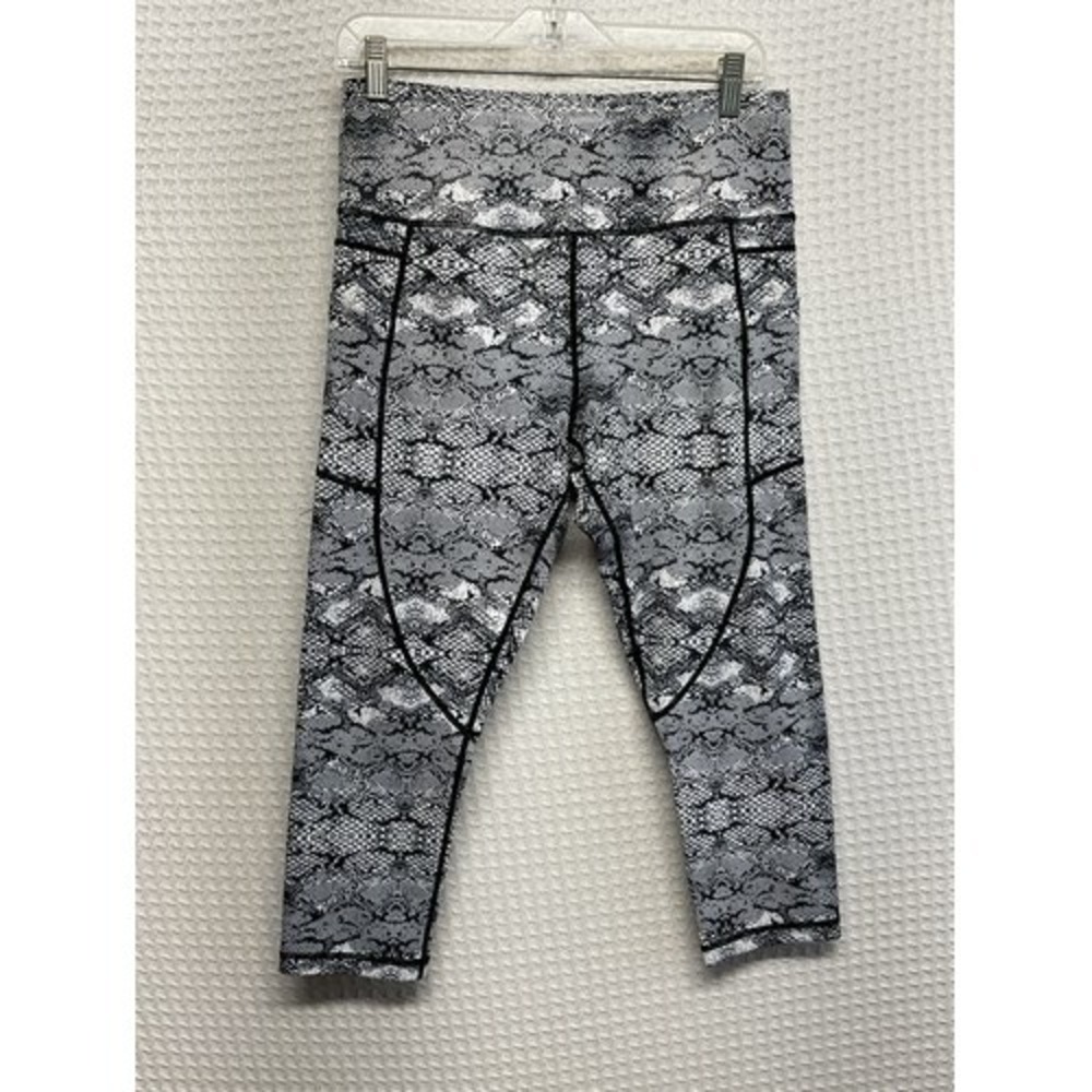 NWOT Zyia Active Black/White Snake Print Pull On Crop Leggings Women 8-10 China